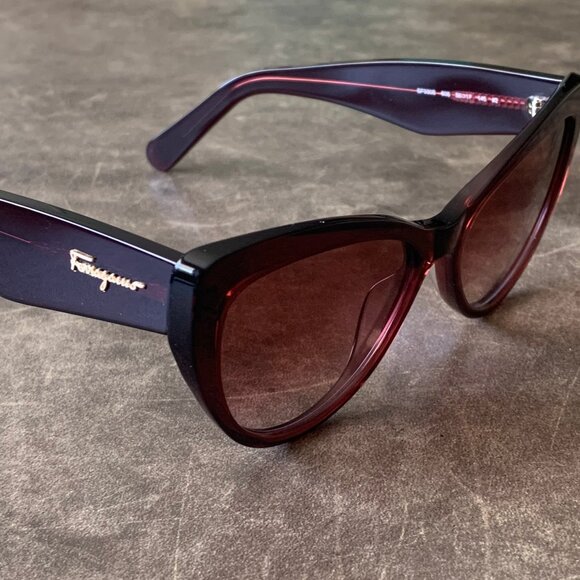 NIB Women's Salvatore Ferragamo Luxury Sunglasses - Picture 3 of 13